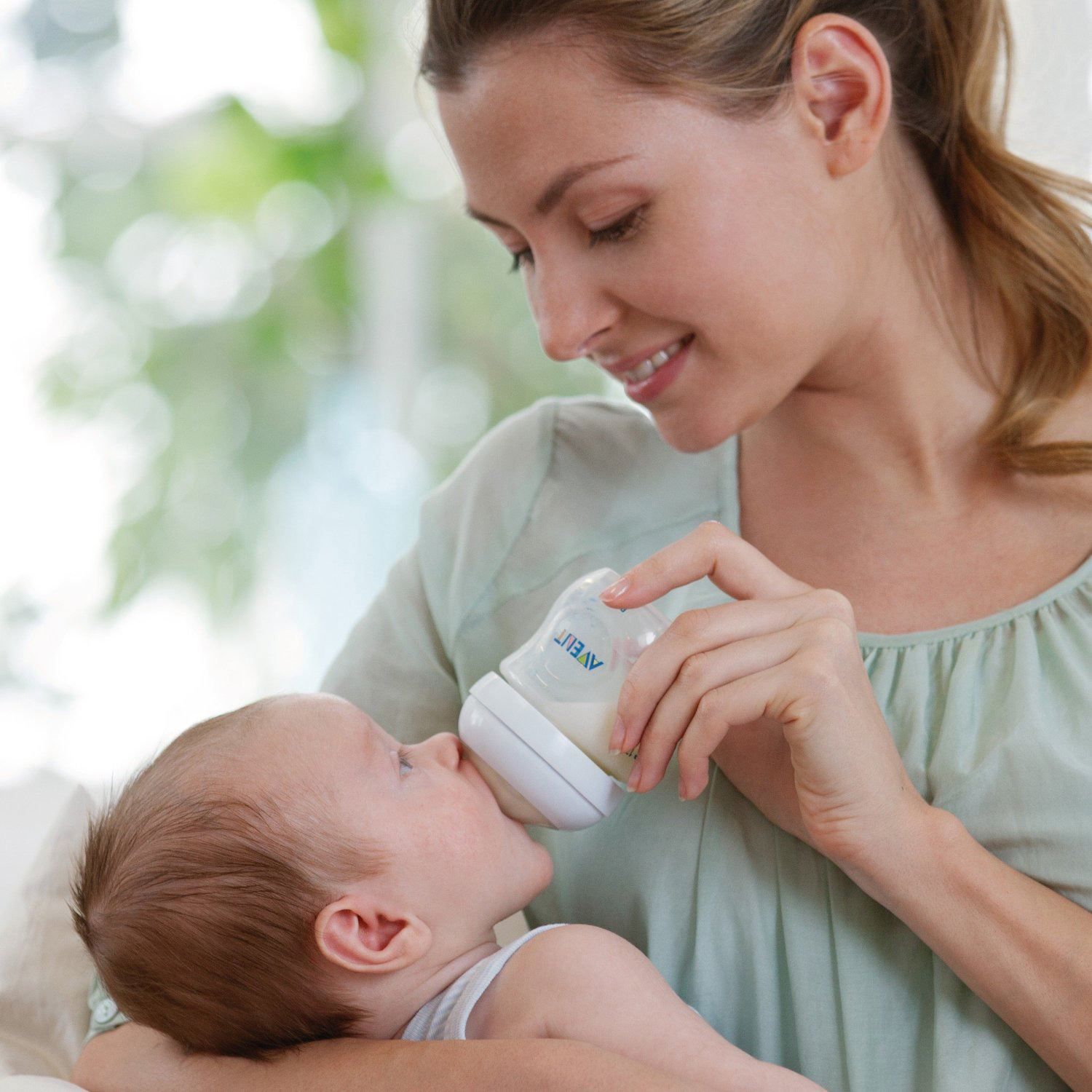 Nutrire il neonato: allattamento con il biberon • Blog di mammasitter